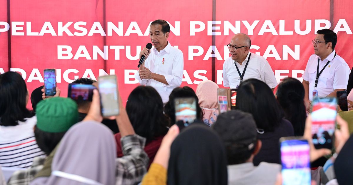 Jokowi Menandatangangi Surat Pengunduran John Wempi