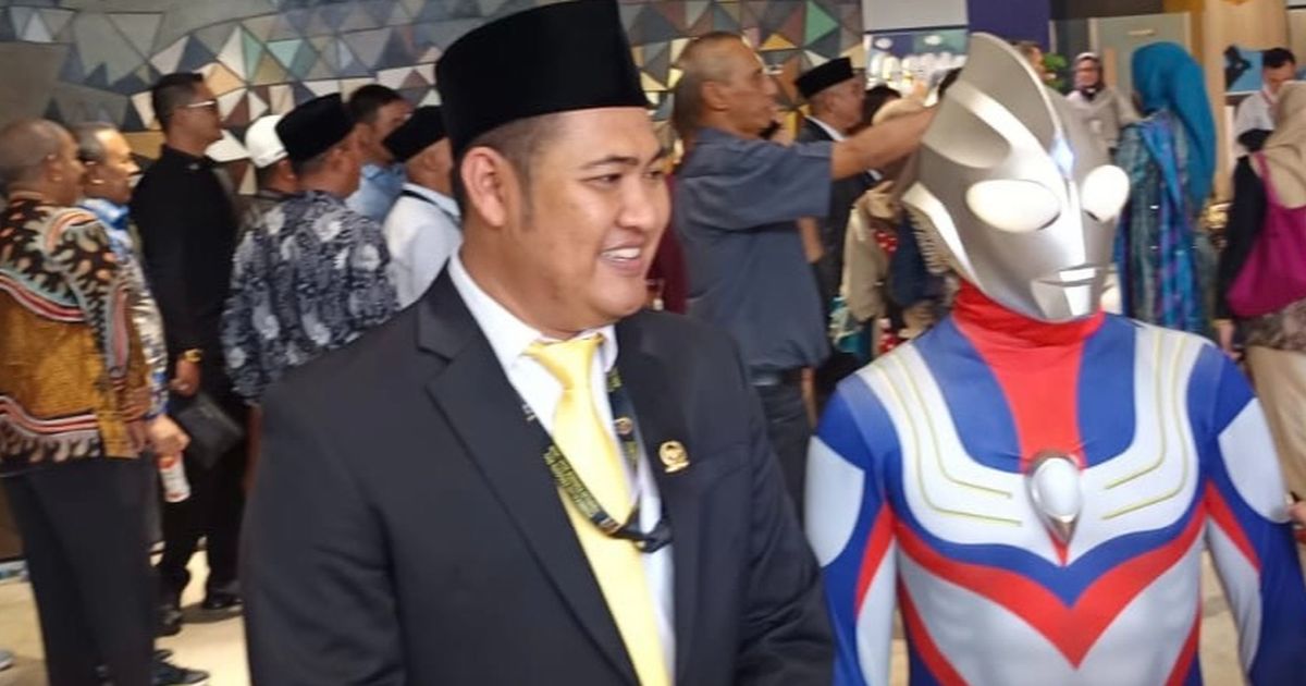 Viral Ultraman di Pelantikan DPR RI, Jamaludin Malik Ternyata Pakai Stuntman