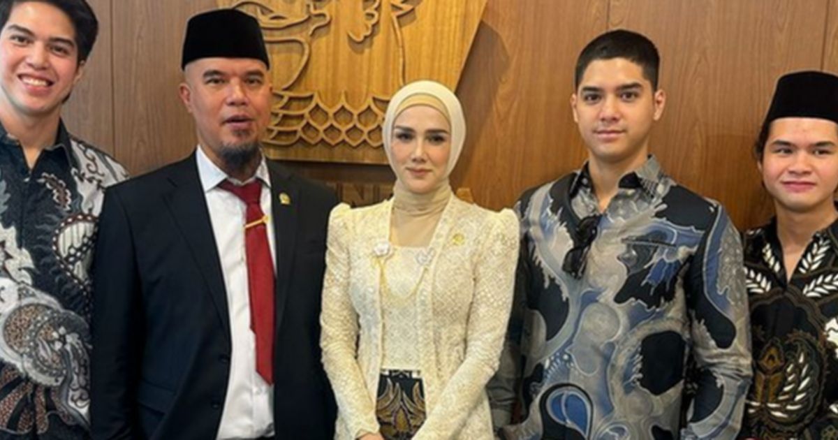 Ahmad Dhani Dilantik Jadi Anggota DPR RI, Mulan Jameela Hingga Ketiga Putra Gantengnya Turut Menemani