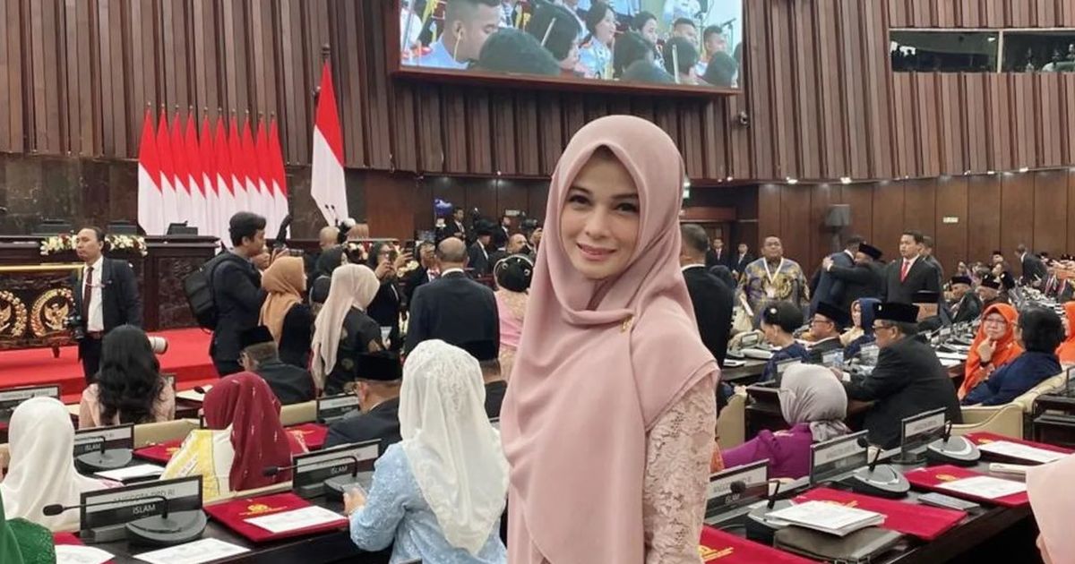 Pernah Dapat Julukan Ratu Sinetron, Ini 7 Potret Cantik Jihan Fahira yang Kini Jadi Anggota DPR