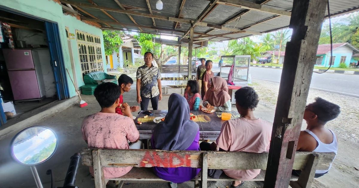 Cooling System, Satresnarkoba Polres Kampar Datangi Ibu-Ibu di Warung