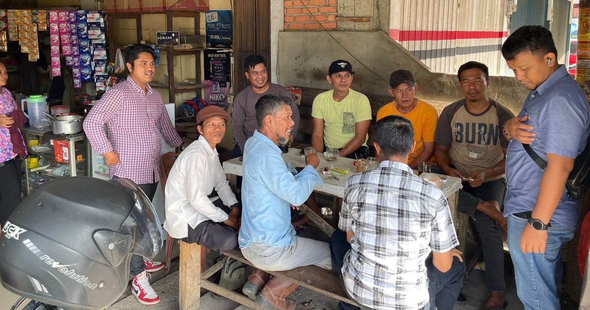 Waspada Informasi Hoaks, Personel Polri Door to Door ke Warung-Warung