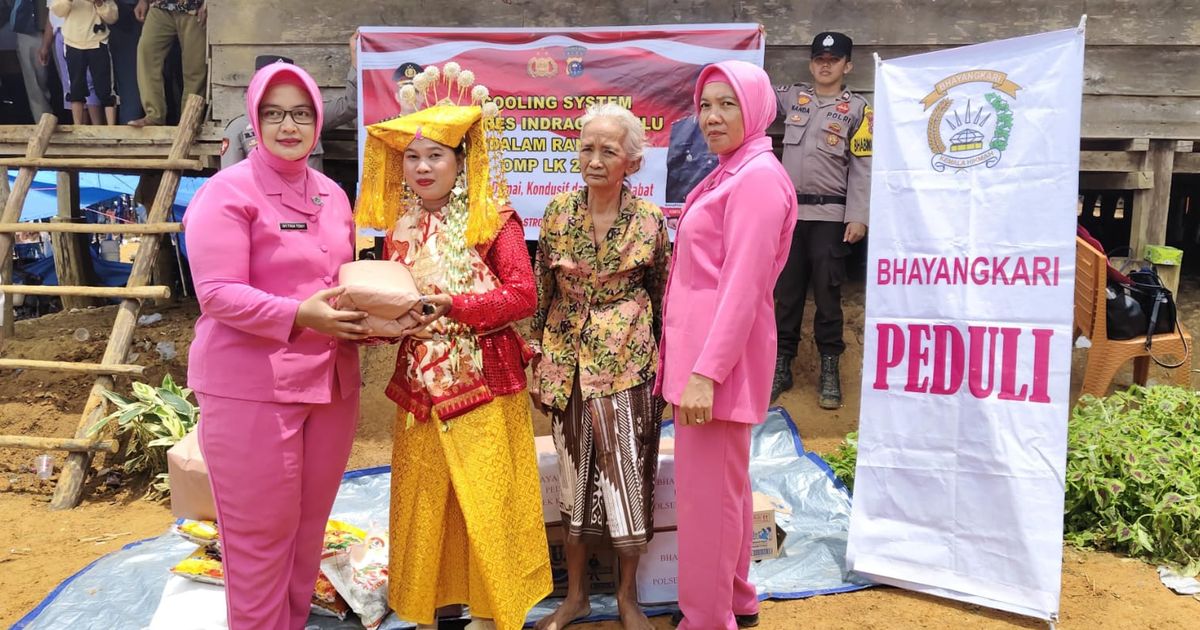 Ke Suku Pedalaman Talang Mamak, Polri Tegaskan Peran Perempuan di Pilkada Penting