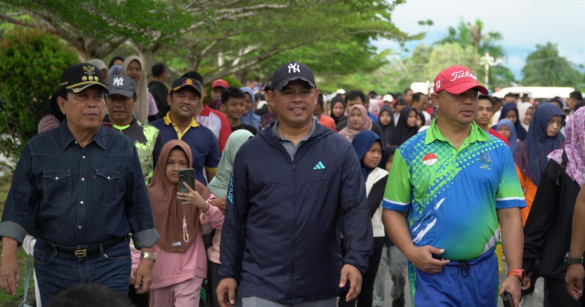 Jalan Sehat Bersama Ribuan Warga Dalam Rangka HUT Rohul Ke 25, Kapolres Ajak Ciptakan Pilkada Damai