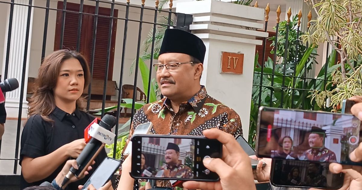 Sederet Tokoh Berbatik Semringah Datangi Rumah Prabowo, Calon Menteri?