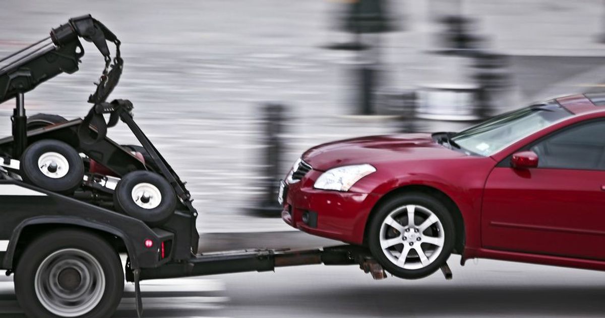 Tips Aman Menderek Mobil Mogok di Malam Hari, Wajib Tahu Sebelum