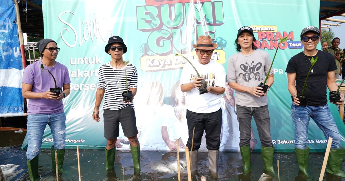 Pramono Tanam Mangrove di Marunda Bersama Slank