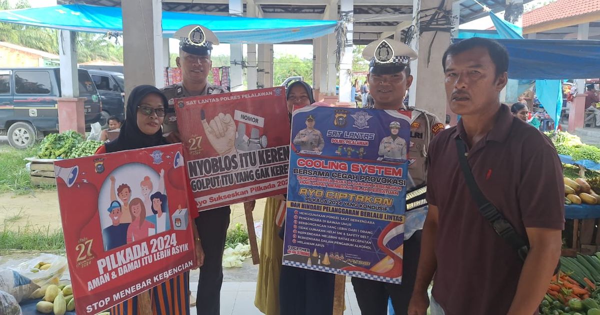 Personel Polri Blusukan ke Pasar Tradisional Cegah Gangguan Pilkada