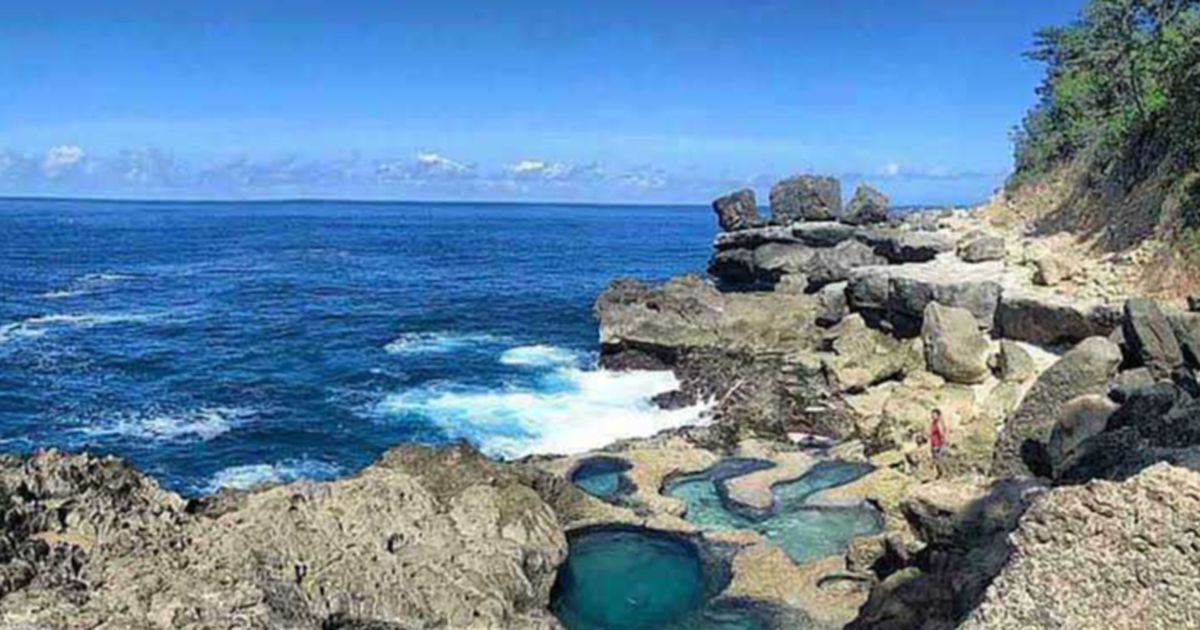 Eksotisme Pantai Kedung Tumpang Tulungagung, Ada Kolam Jernih Dikelilingi Karang hingga Mitos Tak Boleh Bawa Jeruk