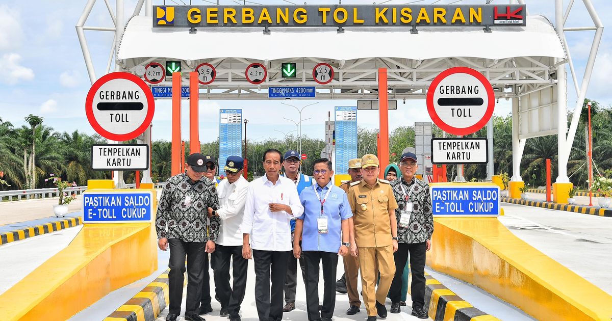 Jokowi Resmikan Dua Ruas Tol Trans Sumatera Senilai Rp11,92 Triliun