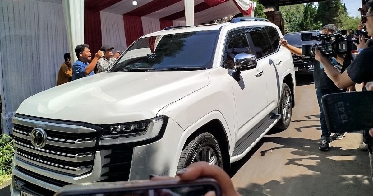 Setelah Prabowo, Giliran Mobil Gibran Tinggalkan Hamblang