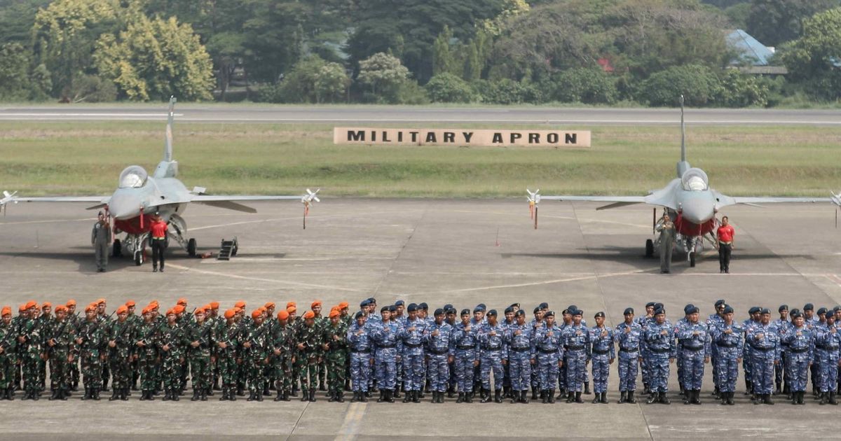 FOTO: Penampakan Jet Tempur hingga Helikopter dengan Senapan Mesin Disiapkan TNI AU untuk Amankan Pelantikan Prabowo