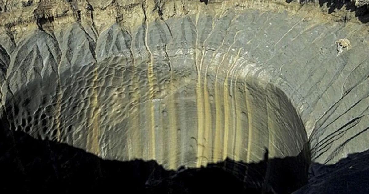 Ilmuwan Pecahkan Misteri Mengapa Tiba-Tiba Muncul Kawah Aneh Sedalam 50 Meter di Siberia