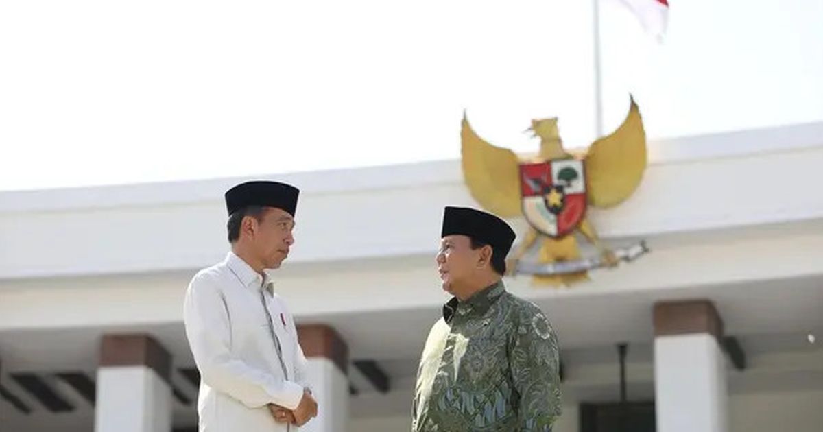 Kembali ke Istana, Jokowi Sambut Kedatangan Prabowo