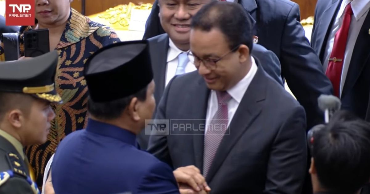 Momen Akrab Prabowo dan Anies Baswedan, Saling Genggam Tangan