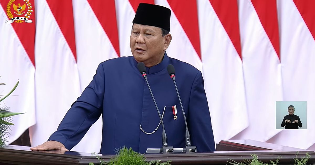 Momen-Momen Prabowo Gebrak Meja saat Pidato Bakar Semangat Usai Resmi Jadi Presiden