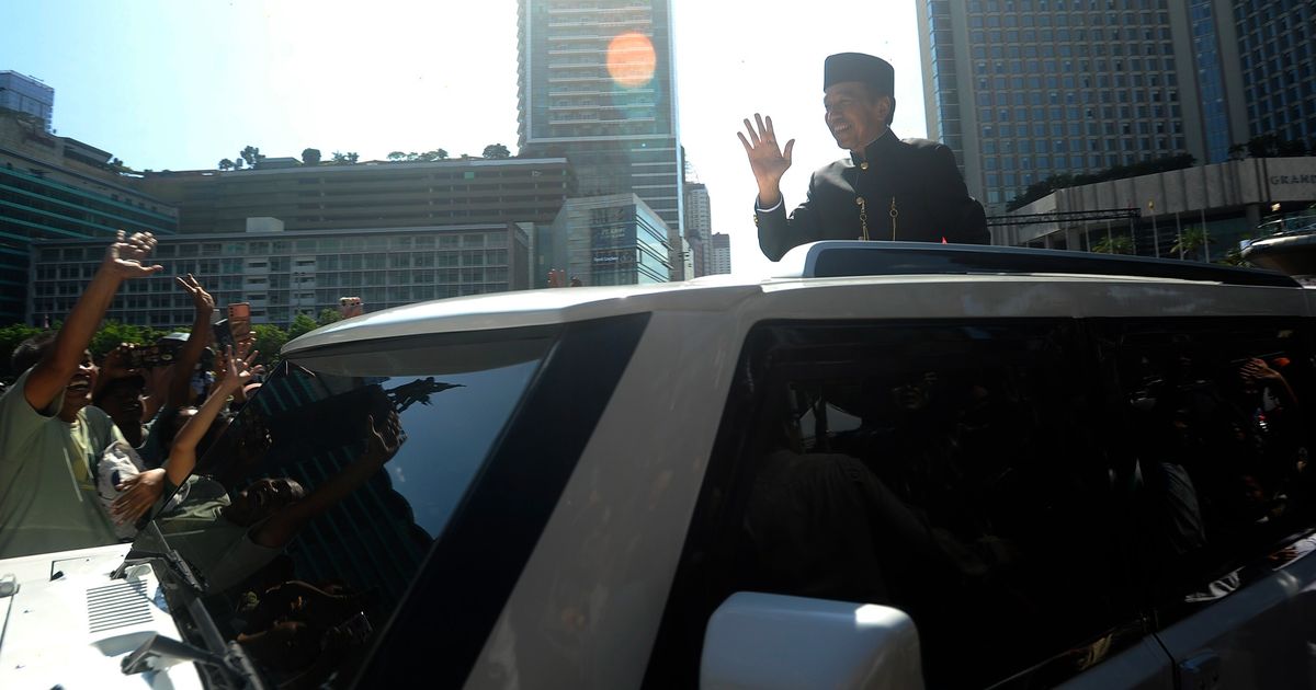 Senyum dan Salam Hormat Terakhir Jokowi