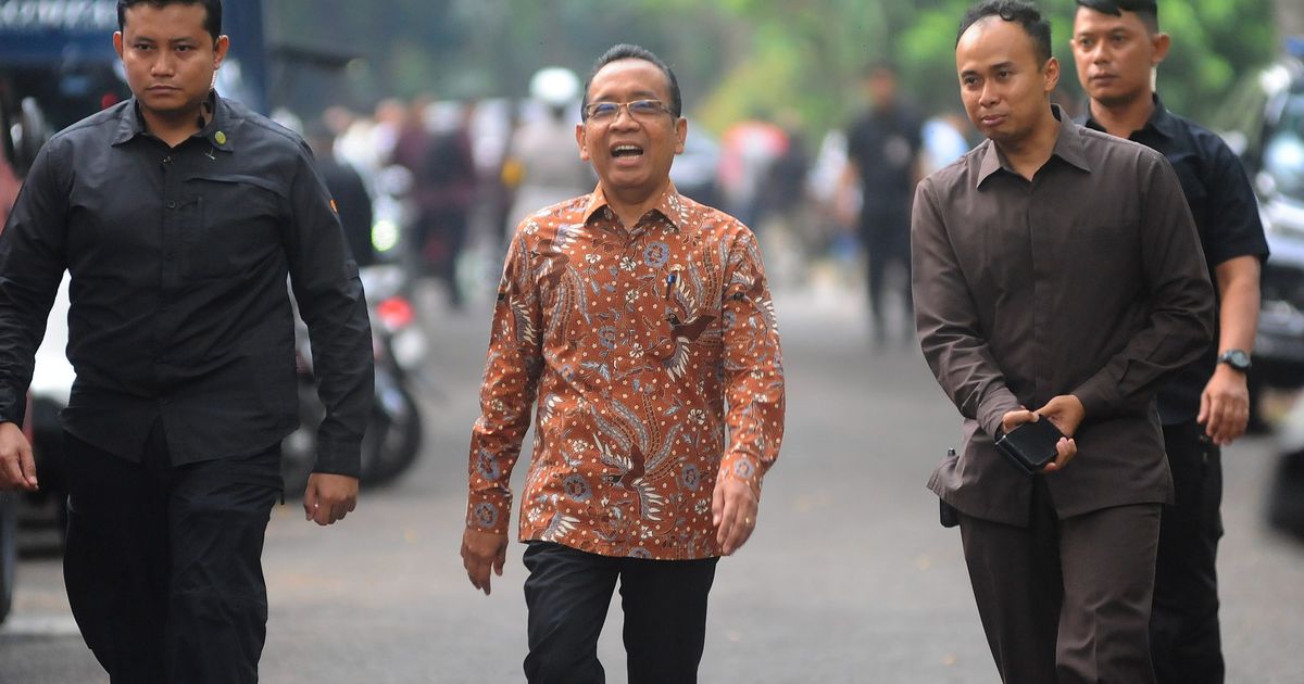 Pratikno, Orang Dekat Jokowi Dilantik Jadi Menko PMK Kabinet Prabowo