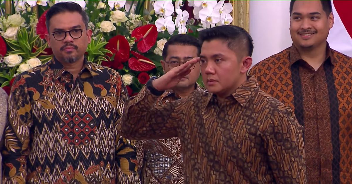 Aturan Diubah, Mayor Teddy Tak harus Mundur dari TNI Meski Menjabat Seskab Prabowo