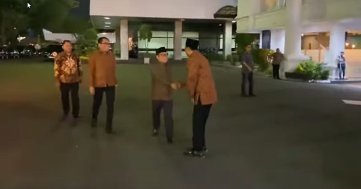 VIDEO: Prabowo Umumkan Menteri, Gus Ipul Hadir Hampiri & Salami Cak Imin di Istana