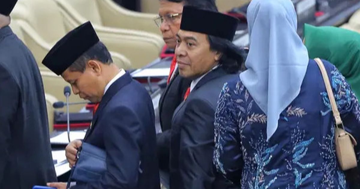 VIDEO: Kocak! Celetukan Komeng Soal Janji Bapak Hingga Tak Ingin Berharap Pada Prabowo