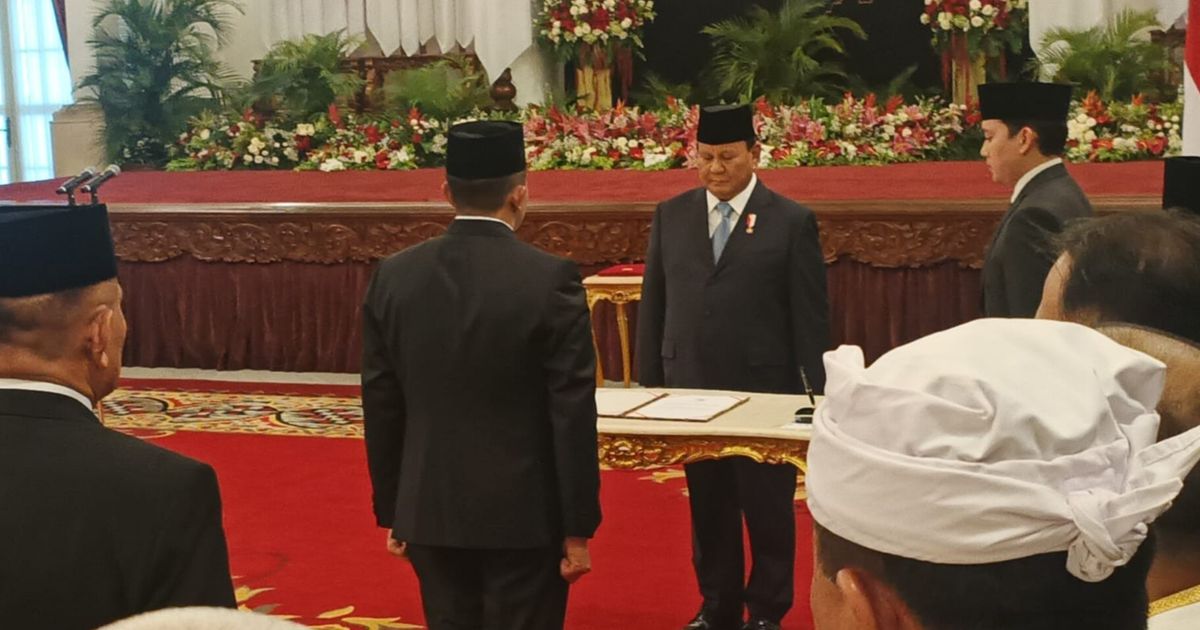 VIDEO: Tegas Presiden Prabowo Pimpin Sumpah Pelantikan Seskab Teddy dan Para Wamen di Istana