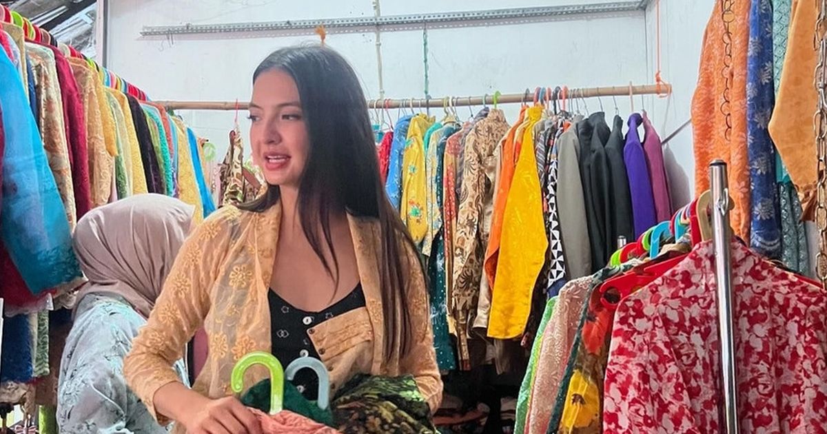 Potret Raline Shah Asyik Belanja Kain Batik di Pasar Tradisional, Disebut Punya Aura Mahal dan Elegan