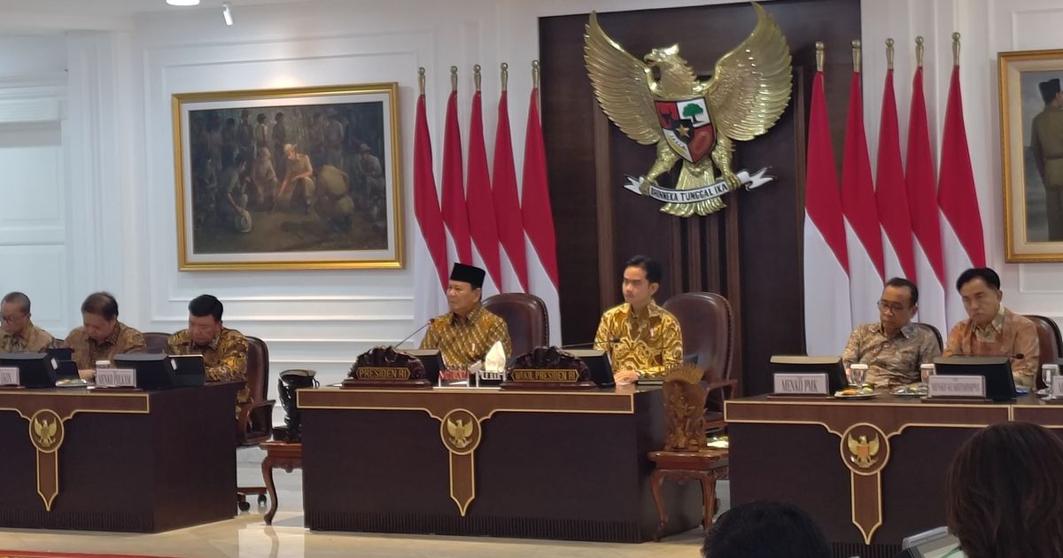 FOTO: Langsung Gas, Pernyataan Keras Presiden Prabowo di Depan Para Menteri saat Sidang Kabinet Perdana