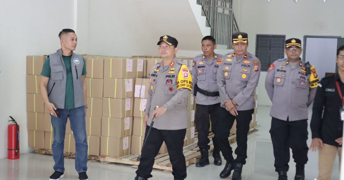 Ratusan Ribu Logistik Pilkada Tersimpan di Gudang KPUD Siak, Polri Maksimalkan Pengamanan