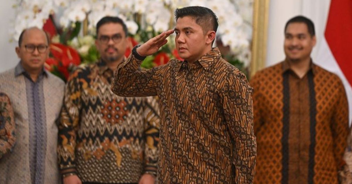 VIDEO: Sibuk Seskab Mayor TNI Teddy di Rapat Perdana Sidang Kabinet Bersama Presiden Prabowo