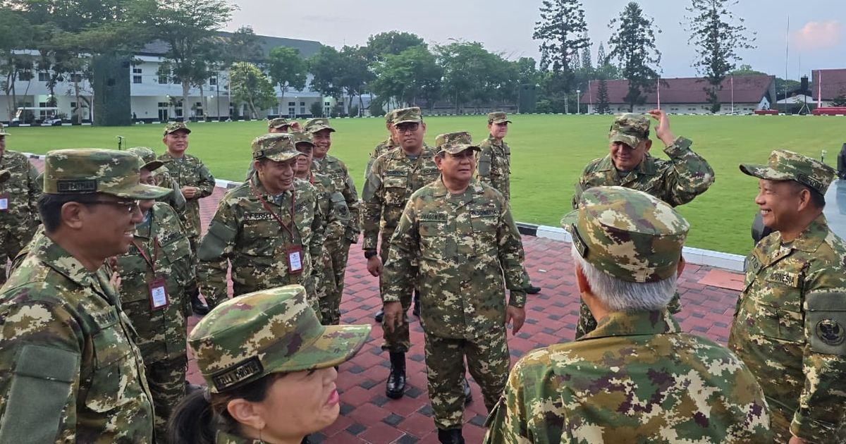 FOTO: Gaya Menteri Berbaju Loreng TNI Saat Digembleng Prabowo di Akmil Magelang, Dibangunkan Jam 4 Pagi