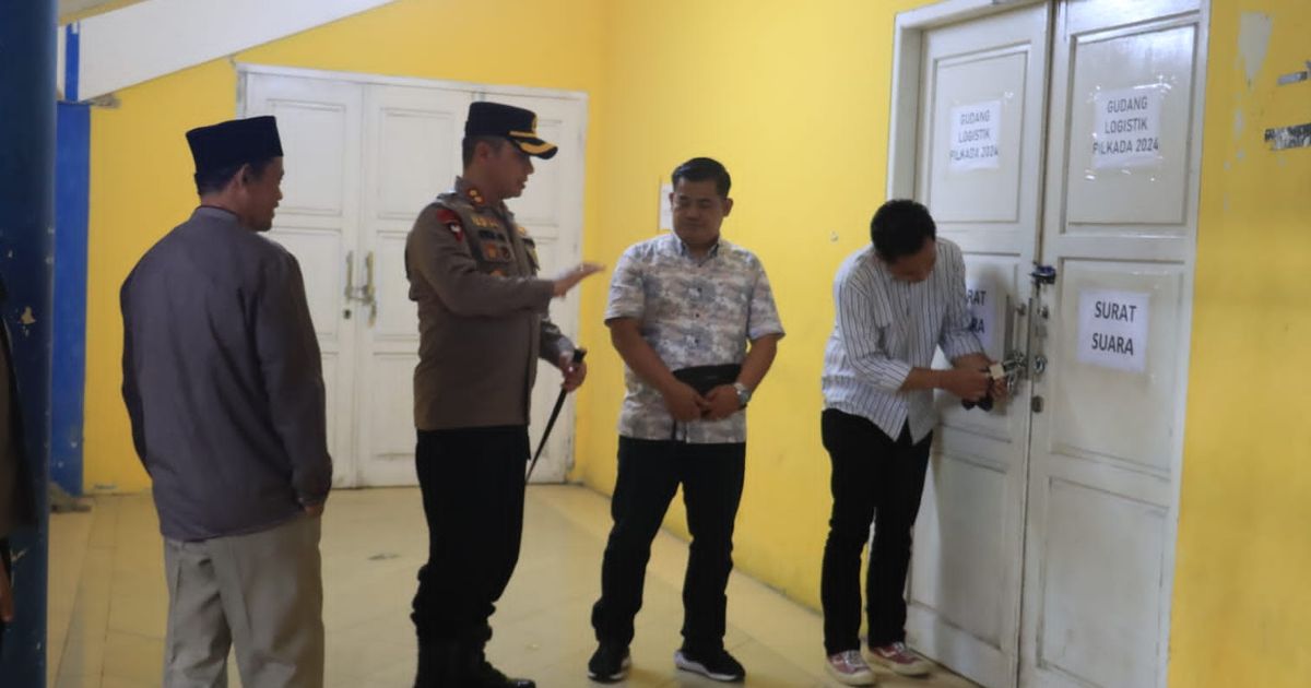 Pastikan Kondisi Logistik Pilkada Aman, Kapolres Pelalawan Cek Gudang Logistik KPU