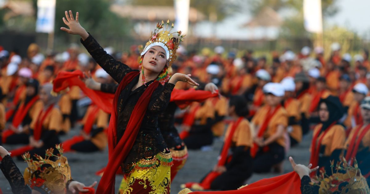 Sehari Sebelum Gandrung Sewu, 1350 Penari Jalani Ritual Meras Gandrung