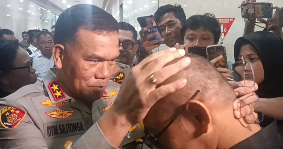 Tunjuk dan Pegang Kepala Ipda Rudy Soik, Kapolda NTT: Saya Sayang Kamu, Jadi Polisi yang Baik