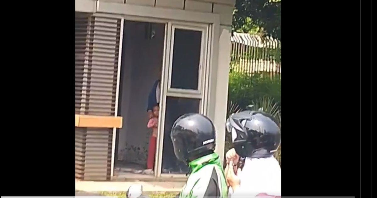 VIDEO: Detik-Detik Bocah Disandera Pria di Pos Polisi Pejaten, Korban Nangis Diancam Pisau