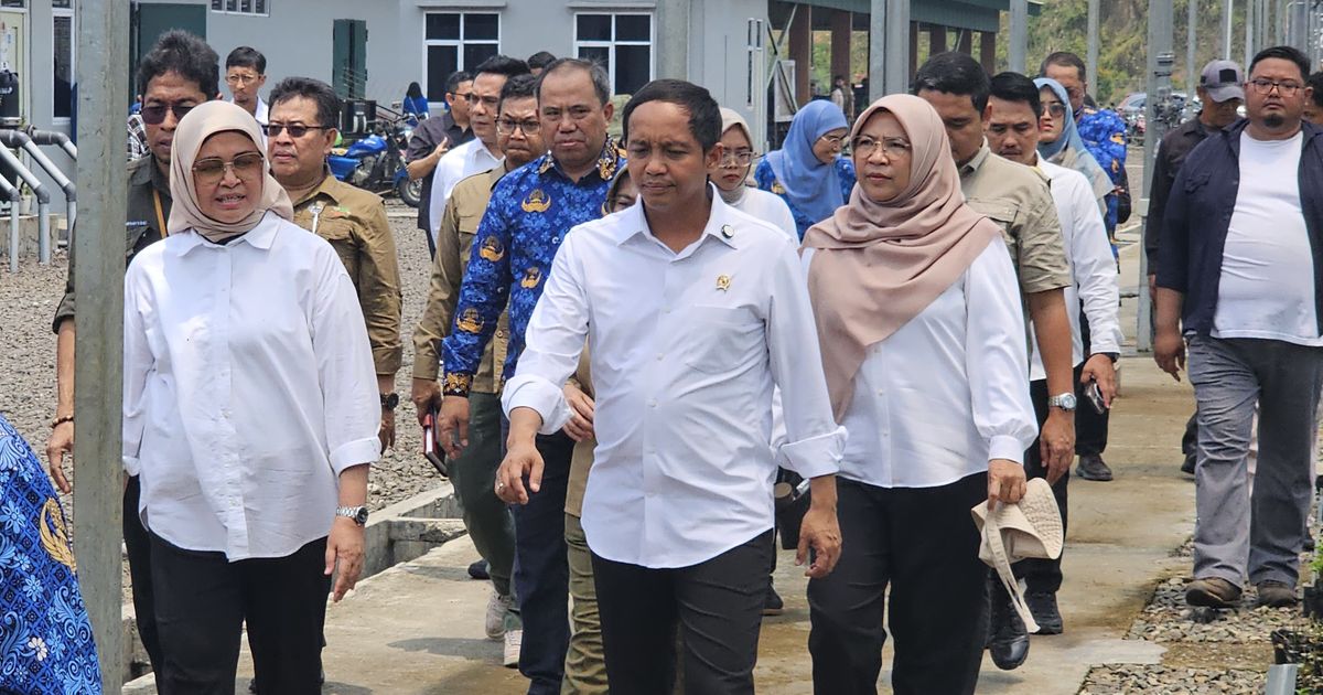 Prabowo Minta Menteri Pakai Maung, Menhut Raja Juli: Saya Naik Bajaj Juga Biasa