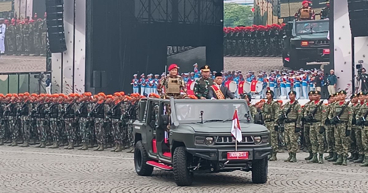 Potret Gagah Jenderal TNI Agus Subiyanto Naik Maung Cek Pasukan Jelang HUT ke-79 TNI