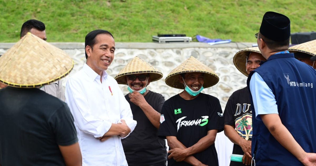 Blusukan ke Pasar di NTT, Jokowi Dapati Harga Lebih Mahal Dibanding Pulau Jawa