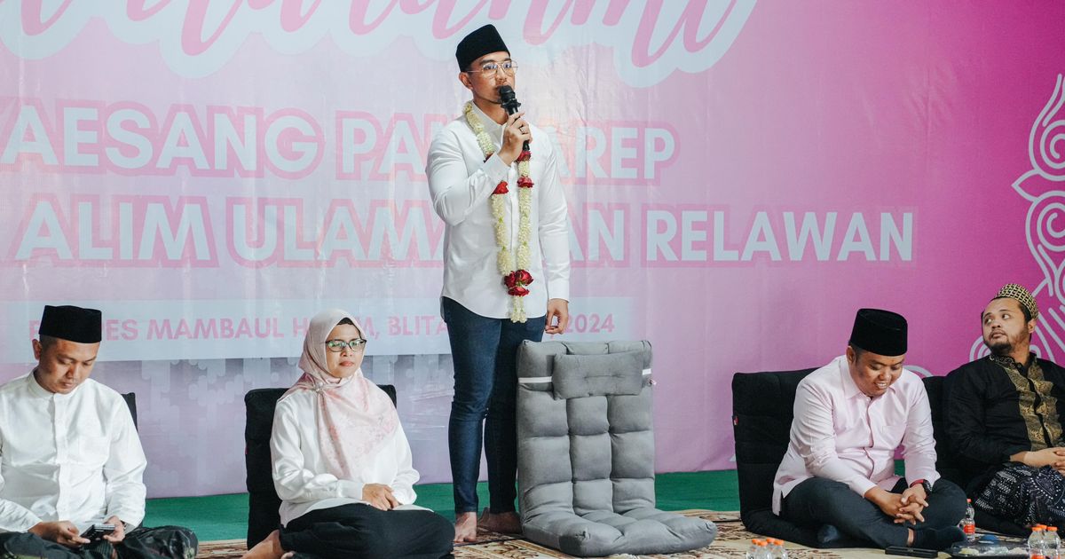 Blusukan di Blitar, Kaesang Kampanyekan Rini Syarifah dan Abdul Ghoni