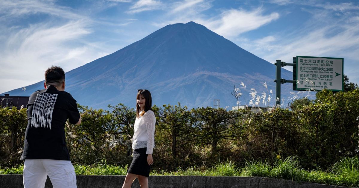 FOTO: Krisis Iklim Makin Nyata, Puncak Gunung Fuji Telat Bersalju untuk Pertama Kali Sejak 130 Tahun