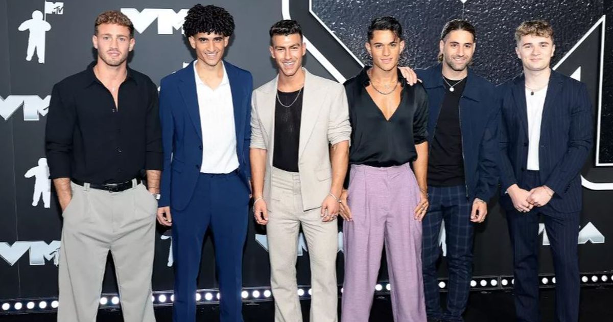 Dianggap Pengalihan Isu Atas Kekejaman Israel di Gaza, Grup Boyband Ini Tuai Kecaman