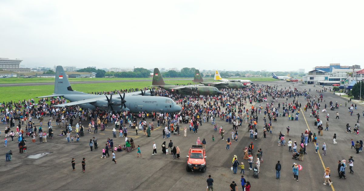 Antusiasnya Warga Bandung 'Serbu' Lanud Husein Sastranegara di HUT ke-79 TNI