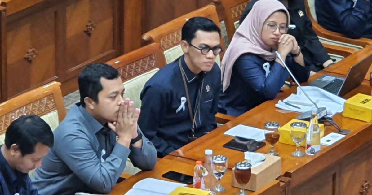 Gunakan Pita Putih, Solidaritas Hakim Indonesia Ngadu ke DPR soal Kesejanteraan