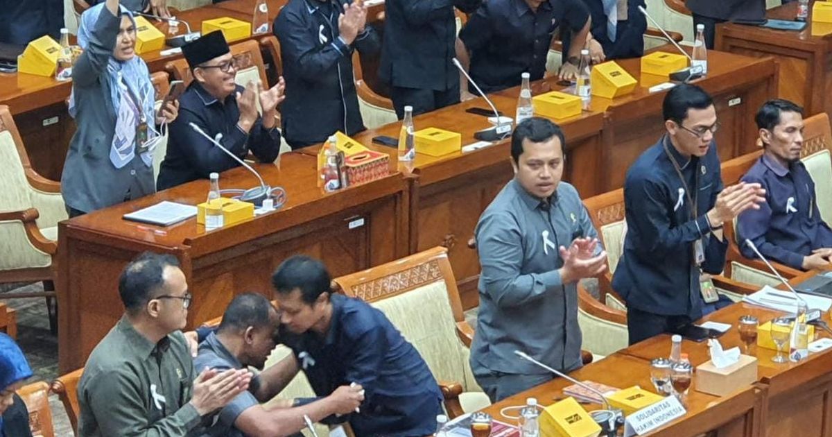 Luapan Kegembiraan Para Hakim saat Dasco Telepon Prabowo, Ini Isi Pembicaraannya