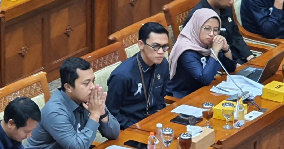 VIDEO: Suara Bergetar, Hakim Nangis Curhat Gaji Minim Sulit Pulang Kampung Depan Pimpinan DPR