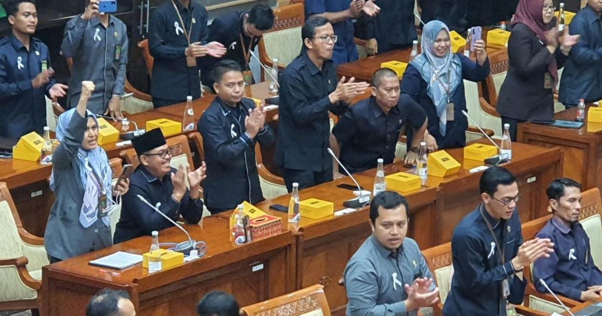 VIDEO: Ditelepon Prabowo Bahas Gaji, Hakim Sampai Berdiri Angkat-Angkat Tangan Bakar Semangat