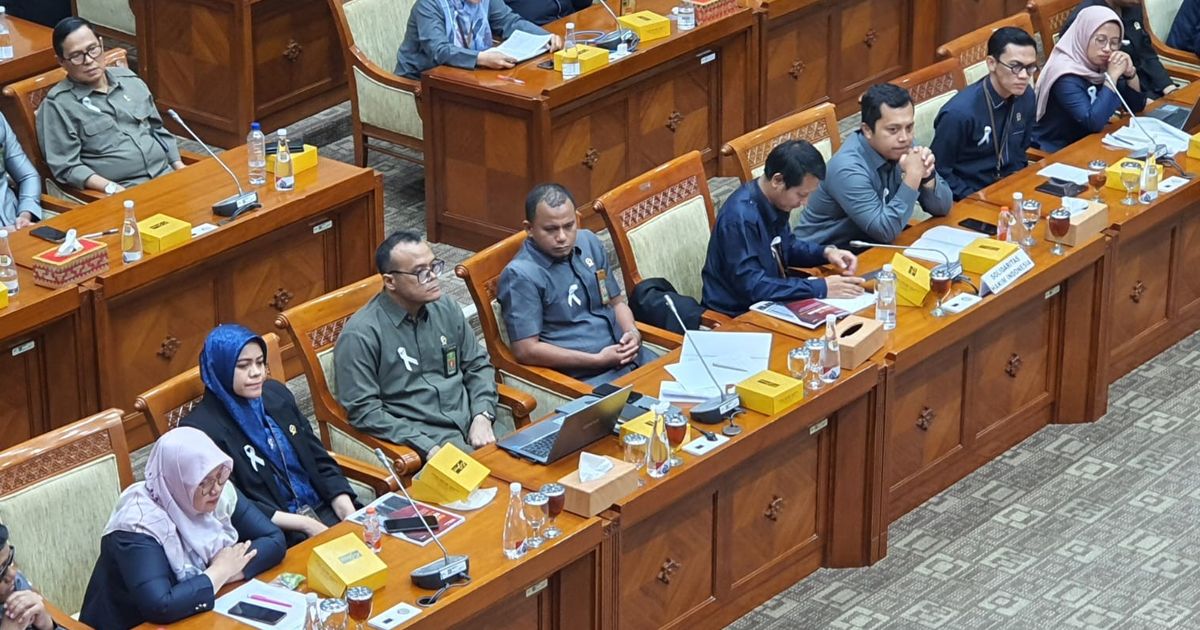 VIDEO: Penuh Emosi Hakim di DPR, Suara Tinggi Ngaku Kepala Pusing Sampai ke Ubun-Ubun