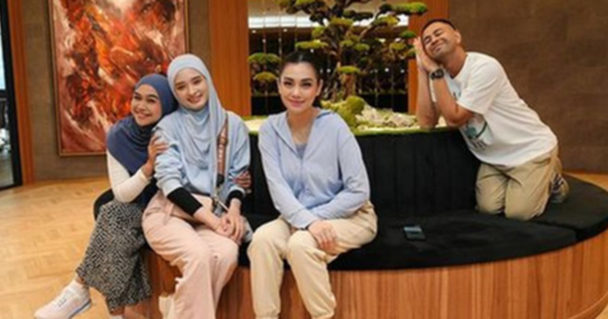 Raffi Ahmad Sebut The Jandas Minus One saat Foto Bareng Celine Evangelista, Inara Rusli, dan Ria Ricis