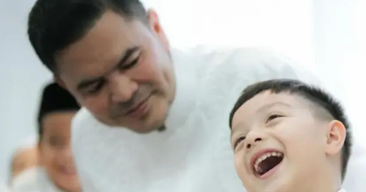 Momen Keakraban Haldy Sabri Momong Air Rumi Anak Irish Bella saat Ditinggal Bekerja