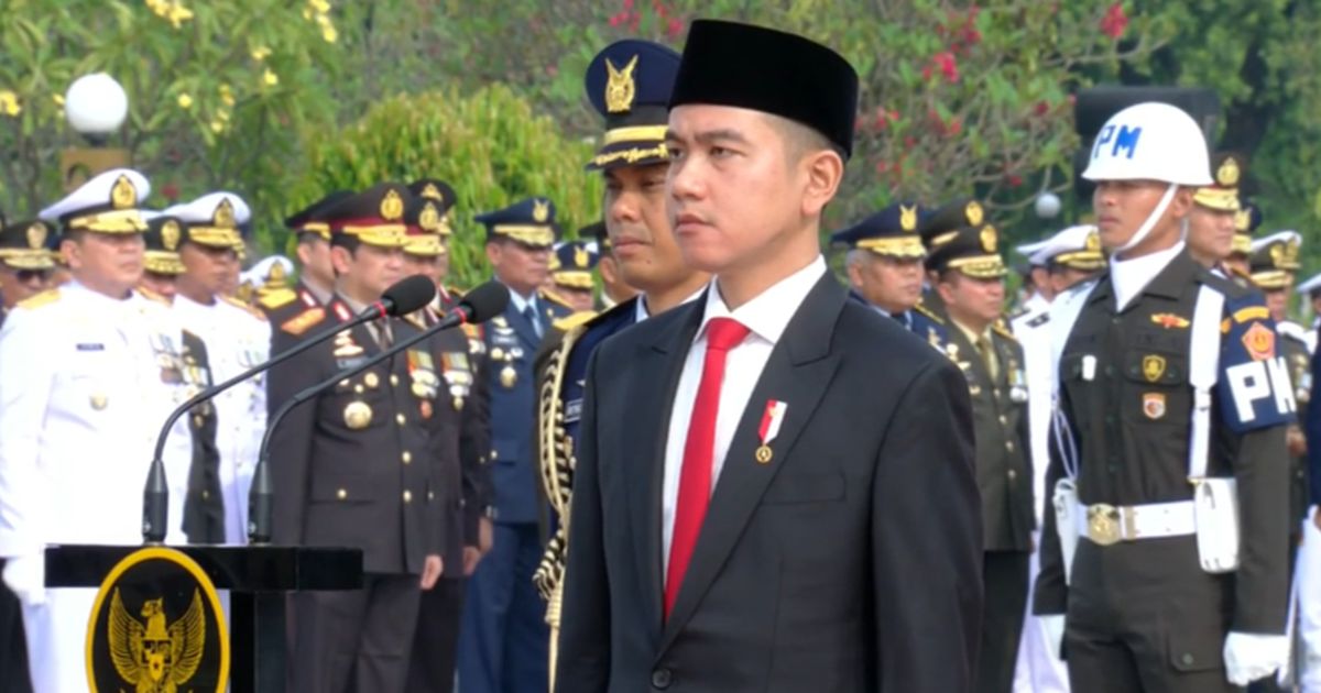 Gantikan Presiden Prabowo, Ini Gaya Wapres Gibran Pimpin Upacara Hari Pahlawan